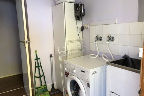 Canberra Entire House 3 Bedroom - Accommodation Mooloolaba 4