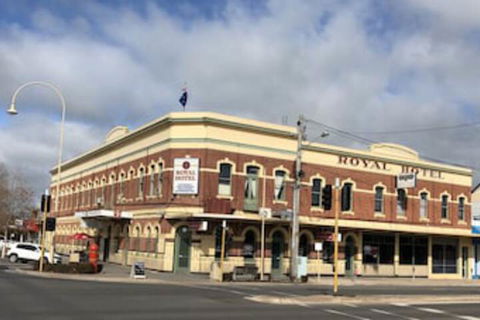 Royal Hotel - Accommodation Mooloolaba 0