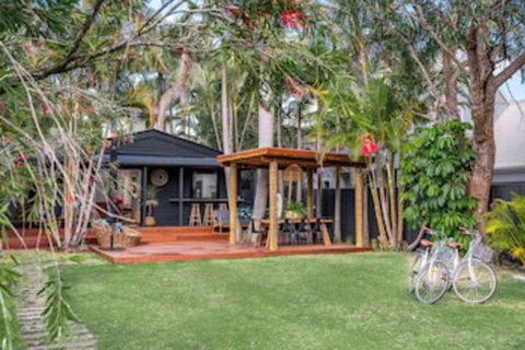 A PERFECT STAY - 3 Salty Sisters - Accommodation Mooloolaba 0