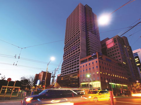Oaks Melbourne On William Suites - Accommodation Mooloolaba 3