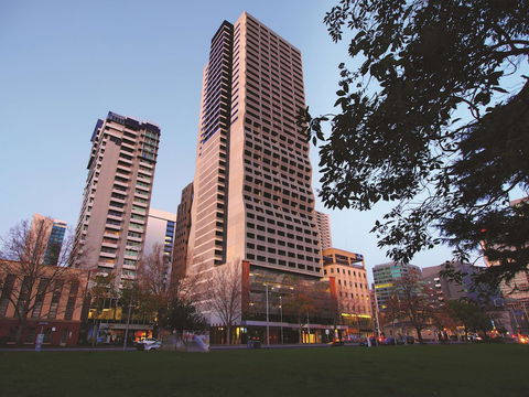 Oaks Melbourne On William Suites - Accommodation Mooloolaba 2