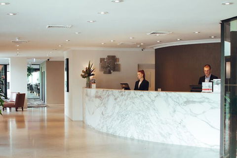 Holiday Inn Warwick Farm, An IHG Hotel - Accommodation Mooloolaba 3