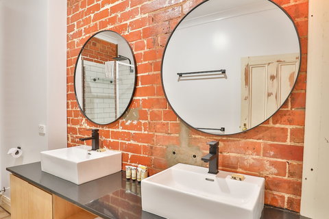 Indulge Apartments - Eighth Street - Accommodation Mooloolaba 3