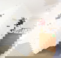 Indulge Apartments - Ontario - Accommodation Mooloolaba