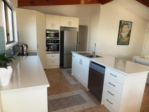 TERRIFIC On TAMARA CRESCENT - Accommodation Mooloolaba 6
