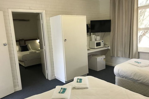 Walpole Hotel Motel - Accommodation Mooloolaba 3