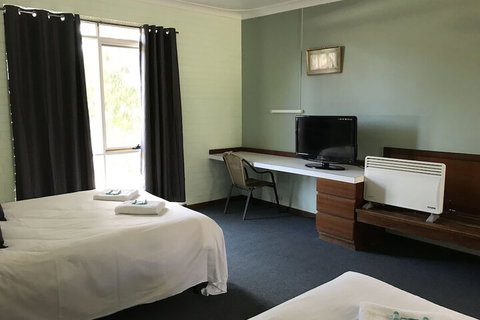 Walpole Hotel Motel - Accommodation Mooloolaba 2