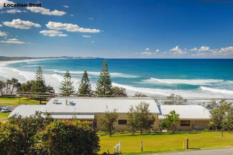 Bonny Beach House Holiday Accommodation With Pool - Accommodation Mooloolaba 4