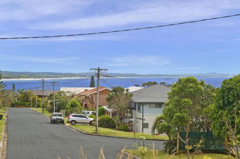 SEAVIEW DREAM Bonny Hills - Accommodation Mooloolaba 5