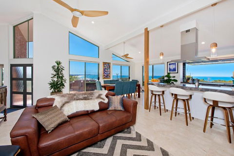 Panorama Beach House - Accommodation Mooloolaba 4