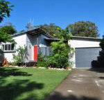 10 Double Island Drive Modern family home centrally located swimming pool  outdoor area - Accommodation Mooloolaba