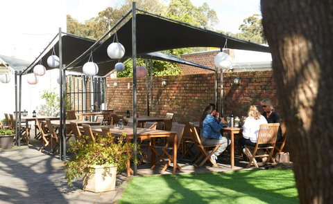 Grand Central Hotel - Accommodation Mooloolaba 4