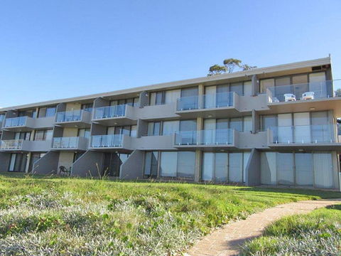 13 Harbourside 3 7 Soldiers Point Road Fantastic Waterfront Unit - Accommodation Mooloolaba 2