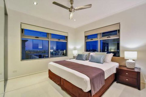 Oceana Darwin Central Oceanfront 3 Bedroom 2 Lounge Room Pool Gym Tennis Court Sleeps 9 - Accommodation Mooloolaba 6