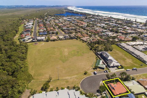 SECRET GARDEN WiFi Netflix Pet Friendly - Accommodation Mooloolaba 2