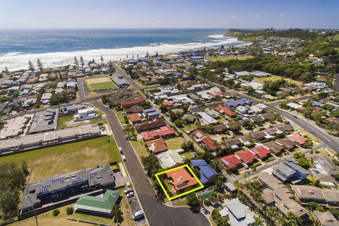 SECRET GARDEN WiFi Netflix Pet Friendly - Accommodation Mooloolaba 1