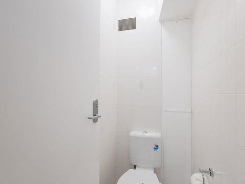 4 Harbourside 3 7 Soldiers Point Road Ground Floor On The Waterfront - Accommodation Mooloolaba 1