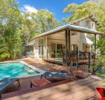 7 Naiad Court Rainbow Shores Perfect Beach House Swimming Pool  Walk To Beach Aircon Wi Fi - Accommodation Mooloolaba