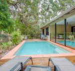8 Ibis Court Rainbow Shores Swimming Pool Walk to Beach Executive Beach House - Accommodation Mooloolaba
