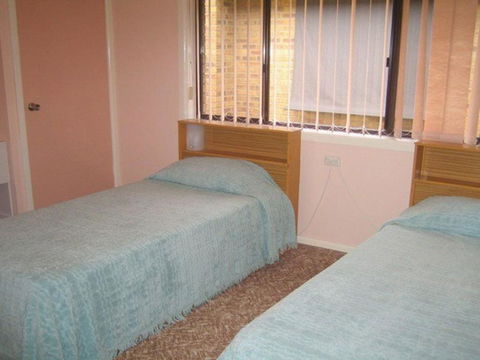 SEASCAPE In NARRAWALLEE - Accommodation Mooloolaba 3