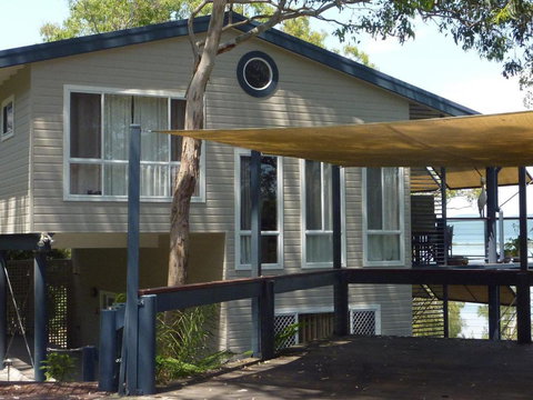 Green Point Lakehouse - Accommodation Mooloolaba 5