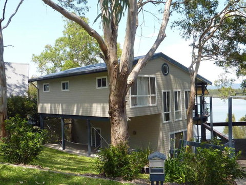 Green Point Lakehouse - Accommodation Mooloolaba 3