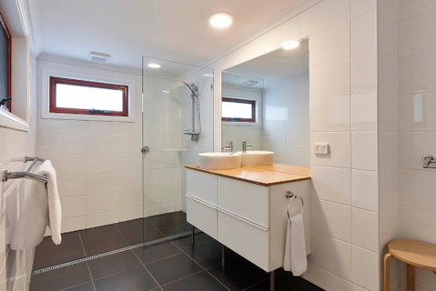 DOLPHIN LOOKOUT COTTAGE Amazing Views Of The Bay Of Fires - Accommodation Mooloolaba 1