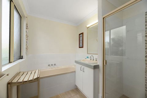 Fabulous Pet Friendly Family Home - 3 Carribean Court - Accommodation Mooloolaba 2