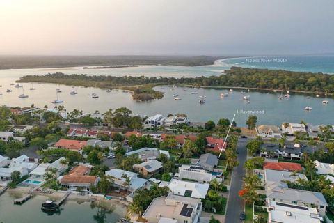 Walk To Hastings Street Noosa Sound - Accommodation Mooloolaba 3