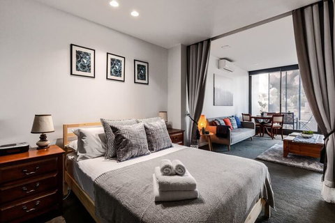 Spacious 1BD 50m From Chapel Street - Accommodation Mooloolaba 7