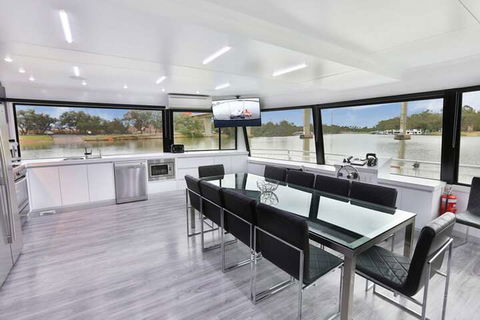 All Seasons Houseboats - Accommodation Mooloolaba 7