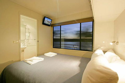 All Seasons Houseboats - Accommodation Mooloolaba 6