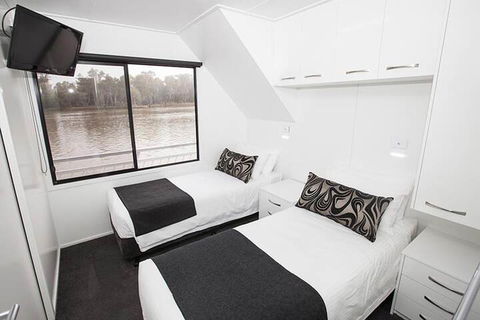 All Seasons Houseboats - Accommodation Mooloolaba 3