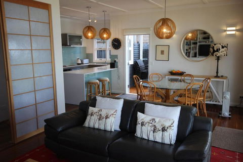 SEA URCHIN - Accommodation Mooloolaba 2