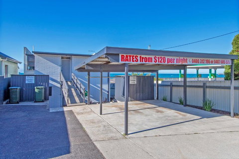 Aruba Apartments - Accommodation Mooloolaba 3