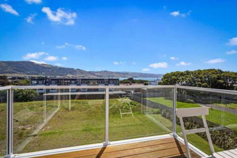 SEA NOOK Seconds From The Beach - Accommodation Mooloolaba 0