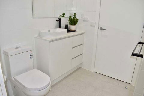 Brand New 2 Bed Apartment With Stunning City Views - Accommodation Mooloolaba 2