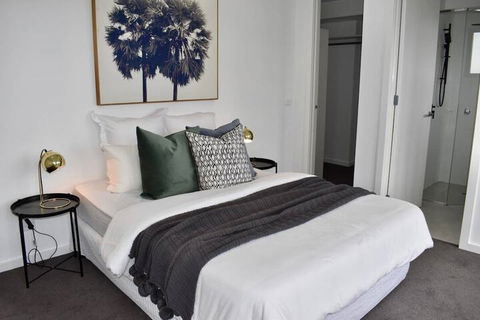 Brand New 2 Bed Apartment With Stunning City Views - Accommodation Mooloolaba 3