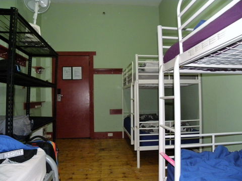 Market Tavern - Hostel And Bar - Accommodation Mooloolaba 5