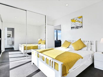 MJ Shortstay Apartments - Platinum Tower - Accommodation Mooloolaba 2