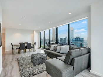 MJ Shortstay Apartments - Platinum Tower - Accommodation Mooloolaba 4