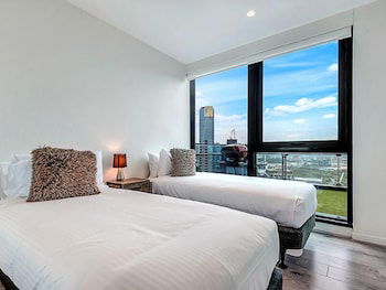 MJ Shortstay Apartments - Platinum Tower - Accommodation Mooloolaba 3