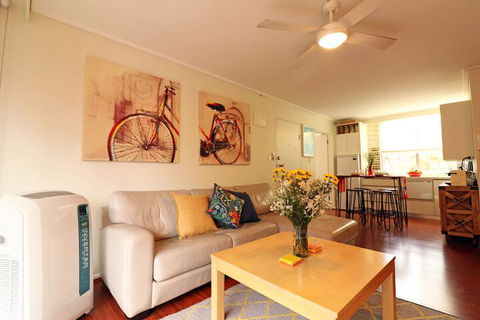 Colour Pop - Rejuvenate Stays - Accommodation Mooloolaba 5