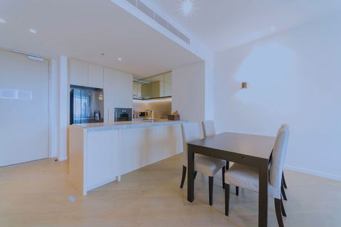 Fawkner Apartment Bay-view LX - Accommodation Mooloolaba 4
