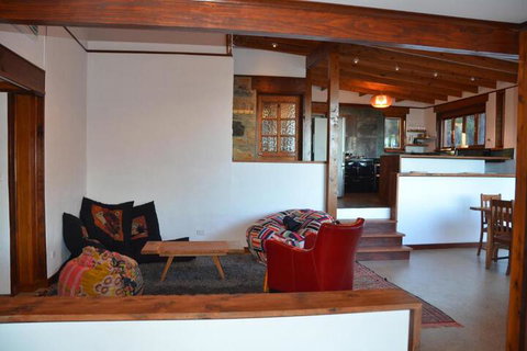 Of Stone & Wood Guesthouse Secluded Getaway! - Accommodation Mooloolaba 3