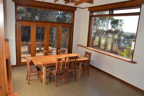 Of Stone & Wood Guesthouse Secluded Getaway! - Accommodation Mooloolaba 7