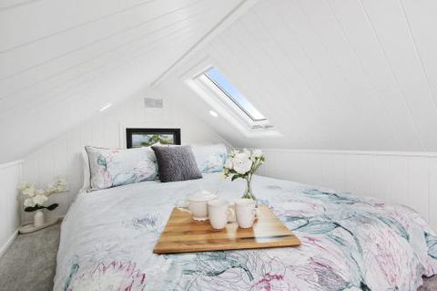 TINY HOME......BIG Views - Accommodation Mooloolaba 2