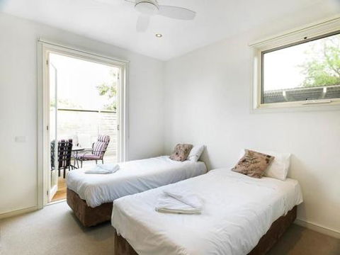 ONE LEVEL At BROADBEACH RESORT - Accommodation Mooloolaba 6
