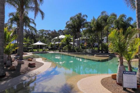 Palms Studio Apartment At Raffetys Resort - Accommodation Mooloolaba 4