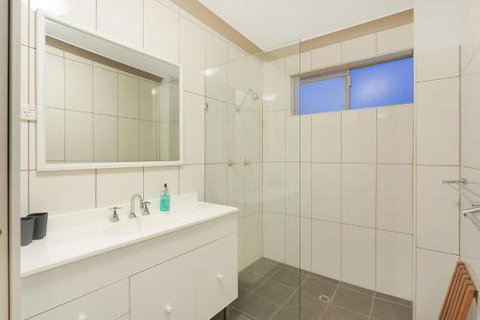 Apollo Unit 7 - Accommodation Mooloolaba 2